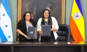 COACEHL siembra liderazgo social desde aulas UPNFM