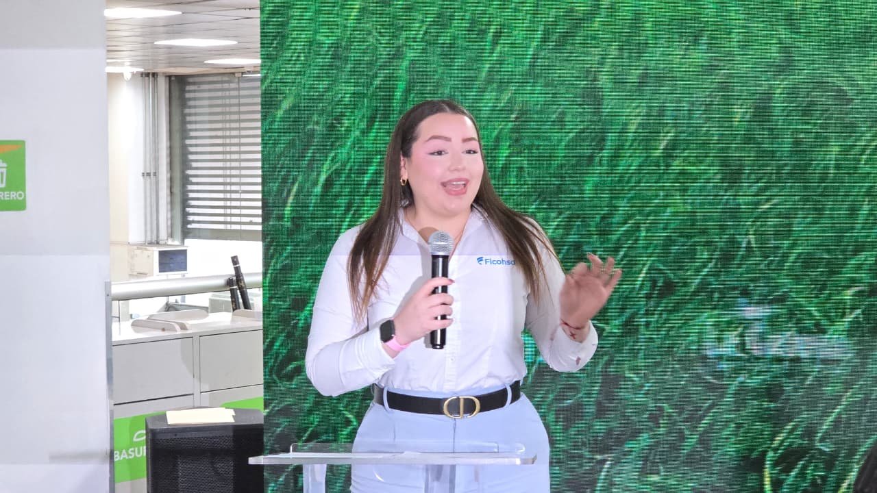 María Belén Rodríguez, Especialista en Pasivos de Ficohsa