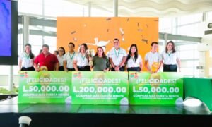 La Colonia entrega premios a ganadores de la Súper Copa Millonaria